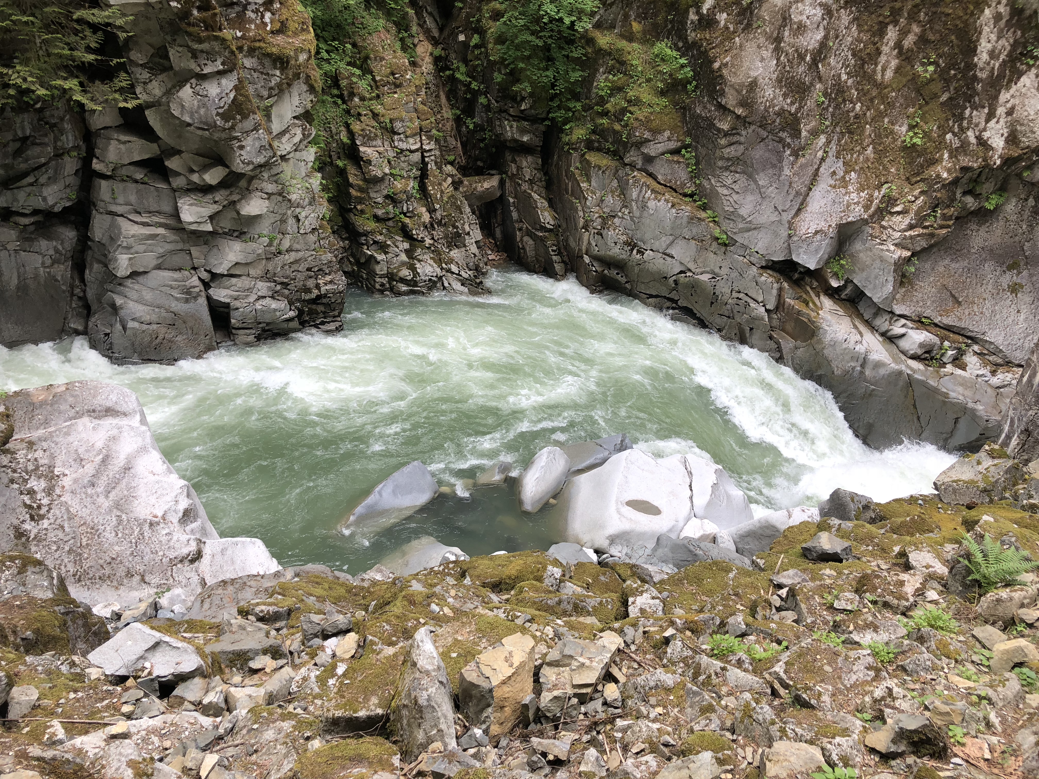 othello tunnels Hike, hope BC - family friendly hikes in BC - family friendly hikes in hope - Family friendly hikes in Vancouver - hiking adventures - kid friendly hikes in vancouver - easy summer hikes - easy hikes in vancouver