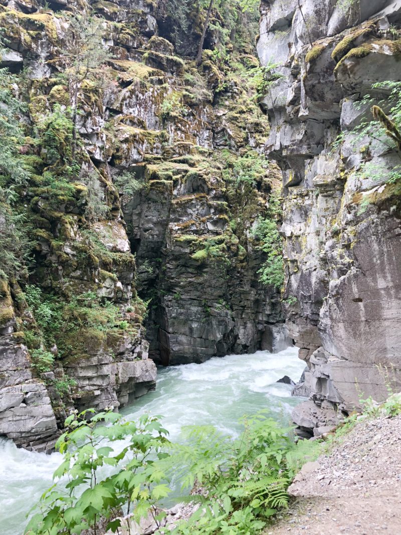 othello tunnels Hike, hope BC - family friendly hikes in BC - family friendly hikes in hope - Family friendly hikes in Vancouver - hiking adventures - kid friendly hikes in vancouver - easy summer hikes - easy hikes in vancouver