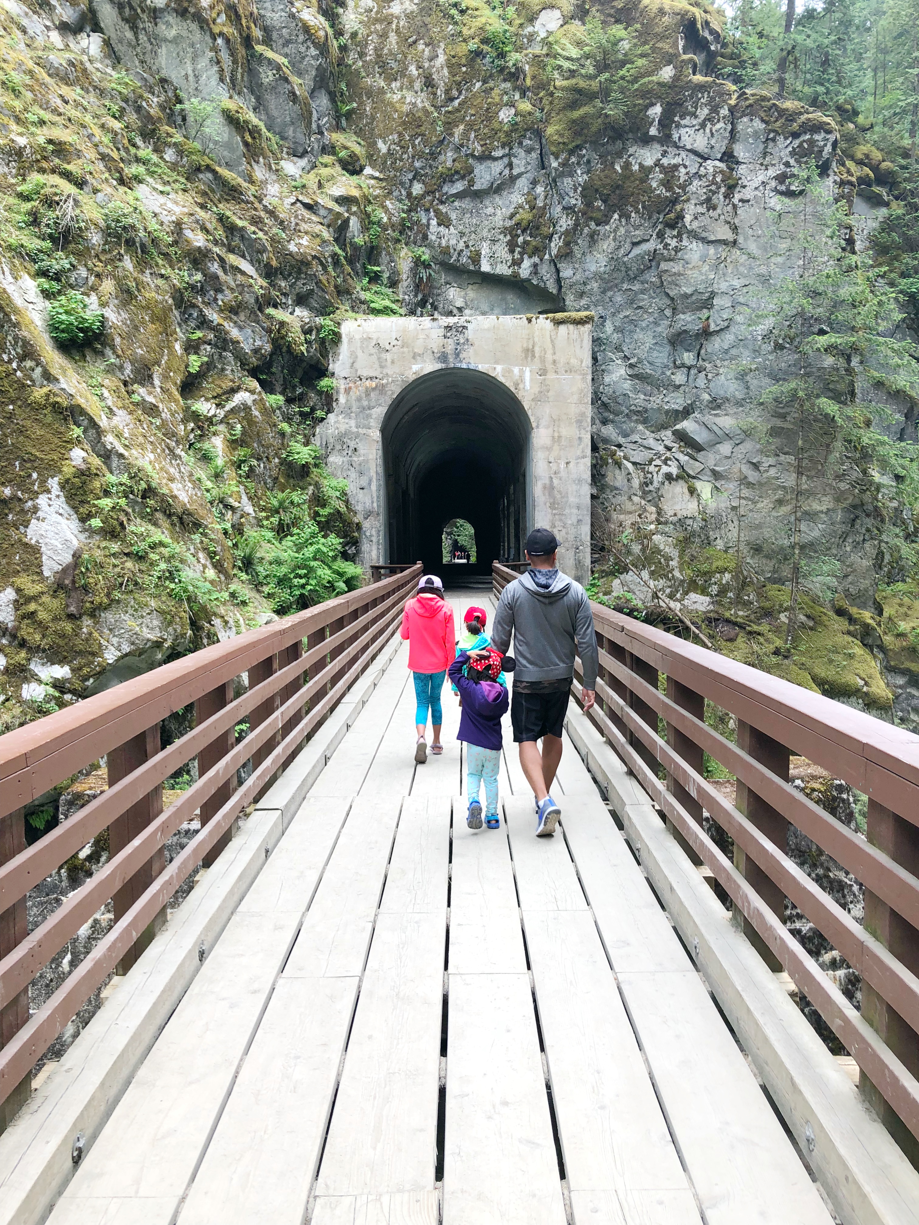 othello tunnels Hike, hope BC - family friendly hikes in BC - family friendly hikes in hope - Family friendly hikes in Vancouver - hiking adventures - kid friendly hikes in vancouver - easy summer hikes - easy hikes in vancouver